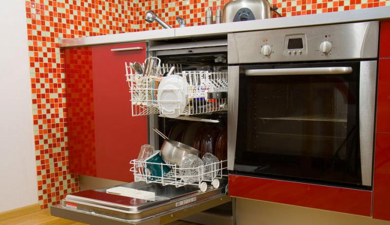 Правильный подход к установке встраиваемой посудомоечной машины